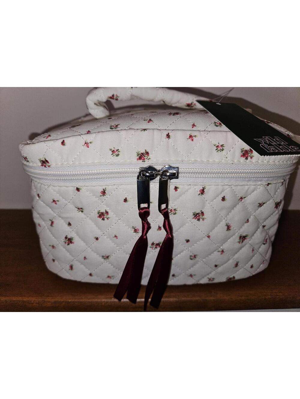 Wild Fable Vanity Top Handle Zip Around Quilted Floral / Rosebud Cosmetics Bag